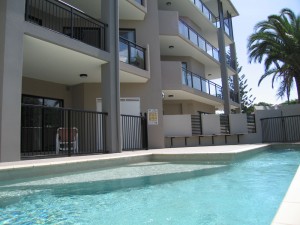 Pool in apartment block pictures 17 -4-12 205              